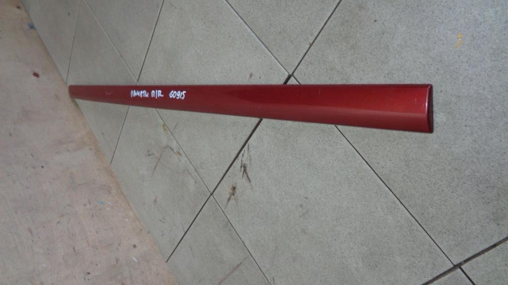 Молдинг передней правой двери, 1000 рублей, Пермь