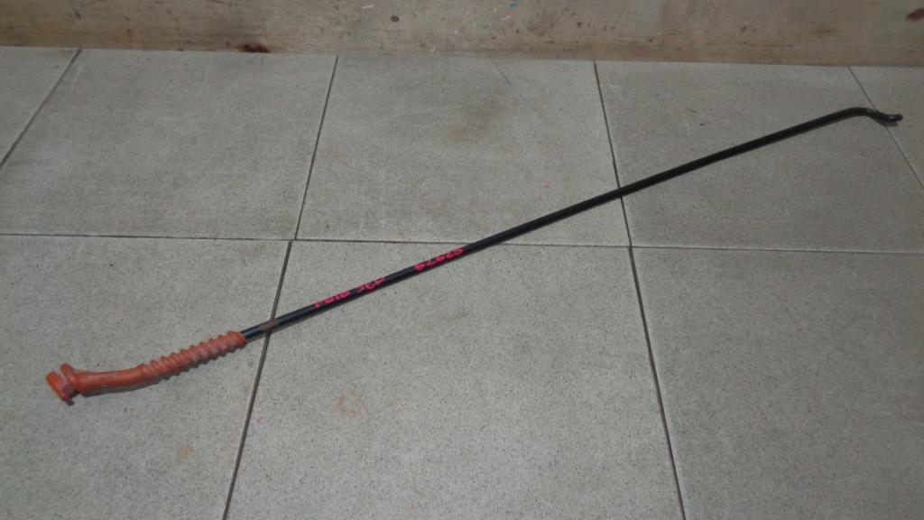 Держатель капота, 500 рублей, Пермь