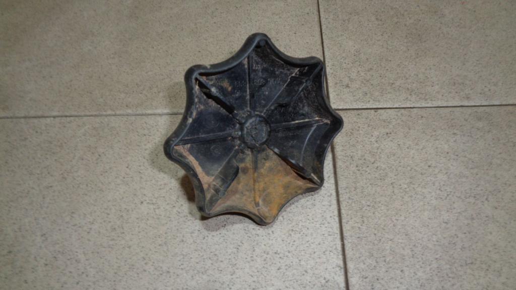 Болт крепления запасного колеса, 500 рублей, Пермь