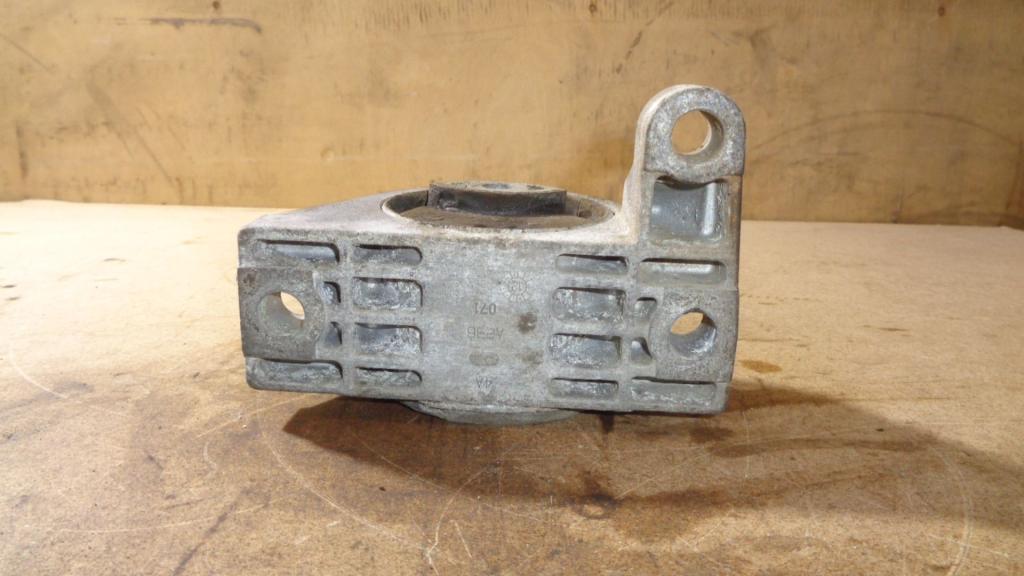 Опора двигателя правая, 3500 рублей, Пермь