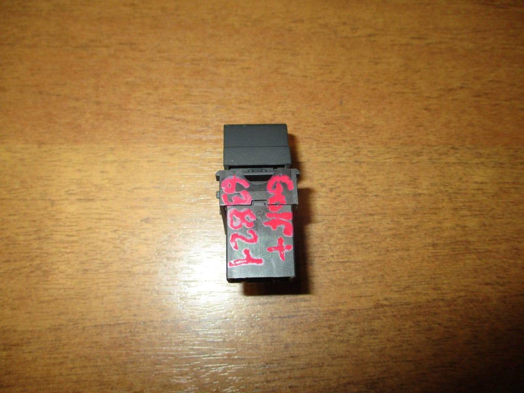 Кнопка открывания лючка бензобака, 500 рублей, Пермь