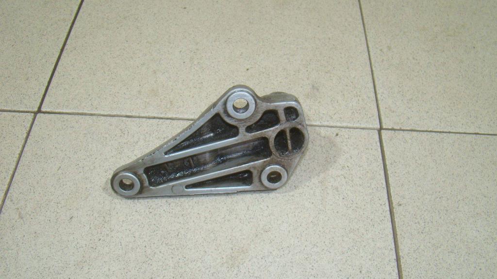 Кронштейн двигателя передний, 500 рублей, Пермь