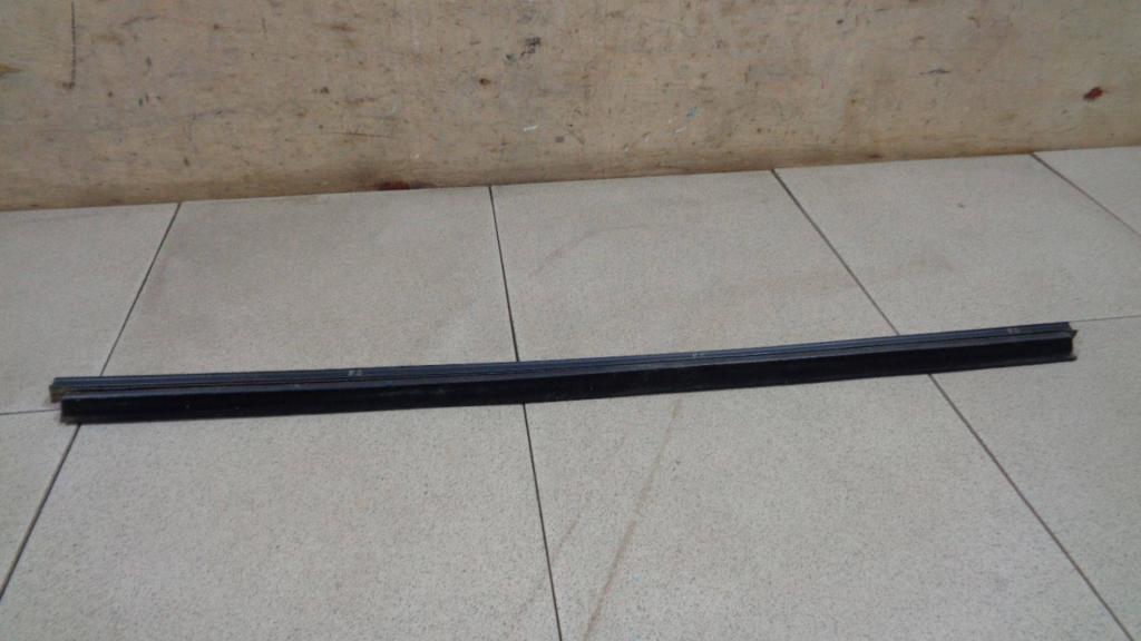 Накладка стекла переднего левого, 1000 рублей, Пермь