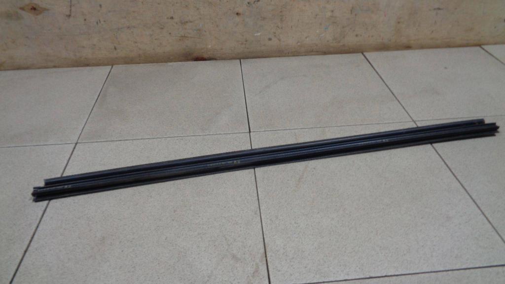 Накладка стекла переднего левого, 1000 рублей, Пермь