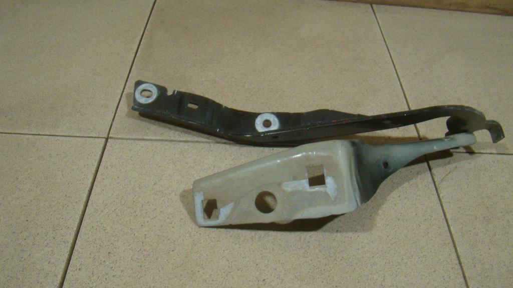 Петля капота правая, 850 рублей, Пермь