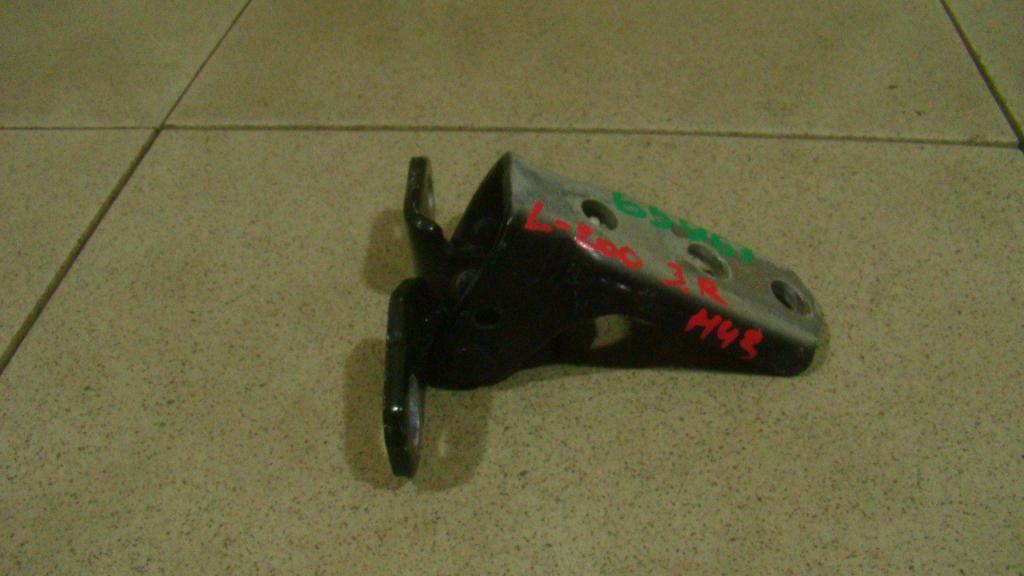 Петля двери задней правой нижняя, 1000 рублей, Пермь