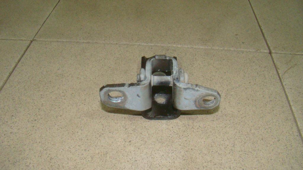 Петля двери задней правой нижняя, 1000 рублей, Пермь