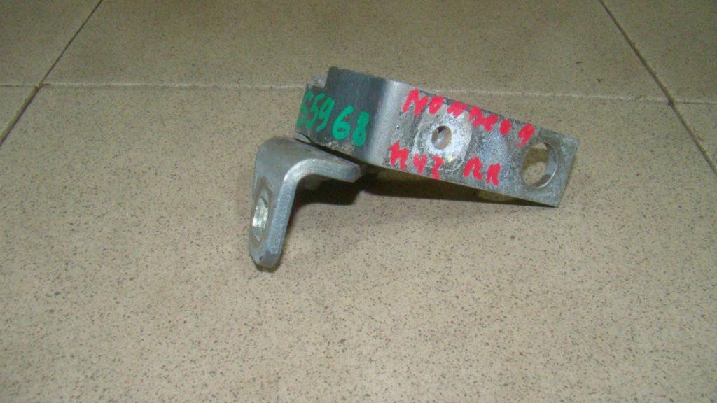 Петля двери передней правой нижняя, 500 рублей, Пермь