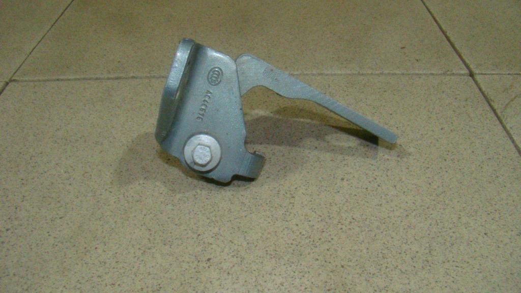 Петля двери передней правой нижняя, 500 рублей, Пермь