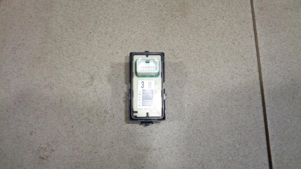 Кнопка стеклоподъемника, 2600 рублей, Пермь