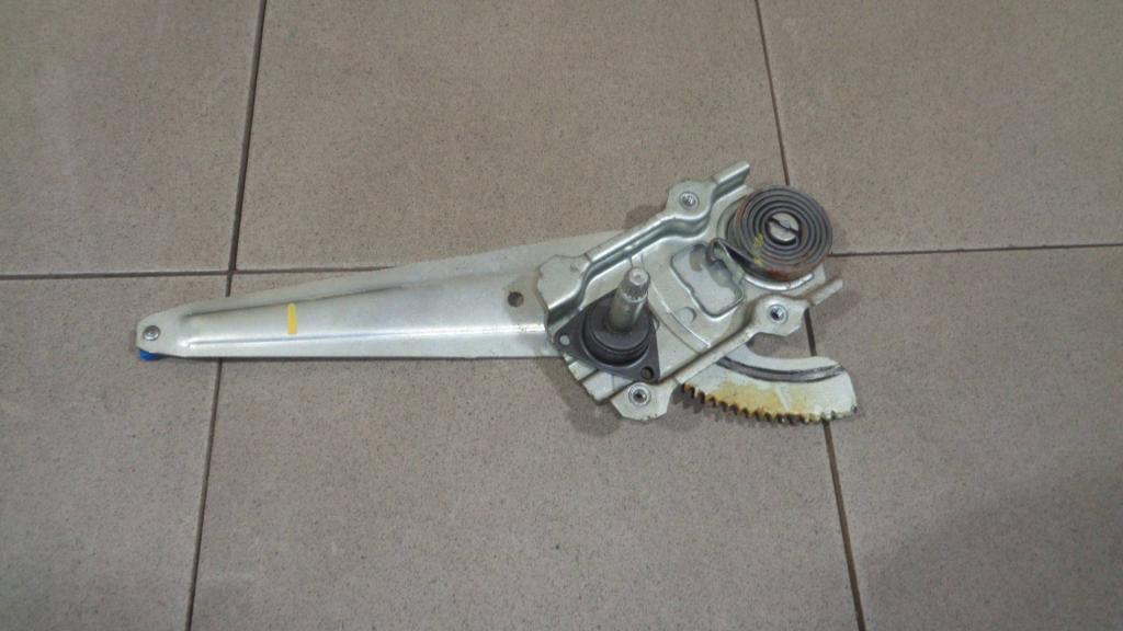 Стеклоподъемник механический задний левый, 550 рублей, Пермь