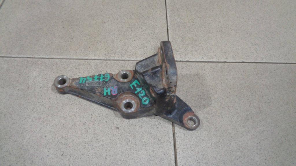 Кронштейн двигателя правый, 800 рублей, Пермь