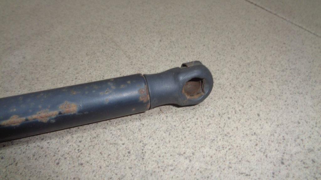 Амортизатор двери багажника, 500 рублей, Пермь