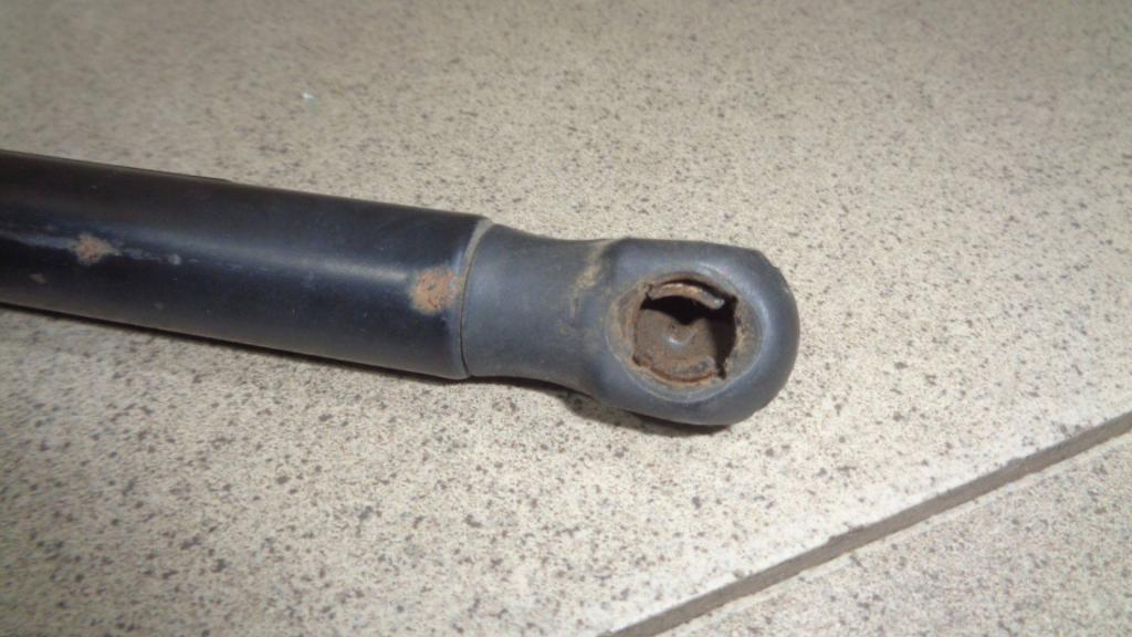 Амортизатор двери багажника, 500 рублей, Пермь