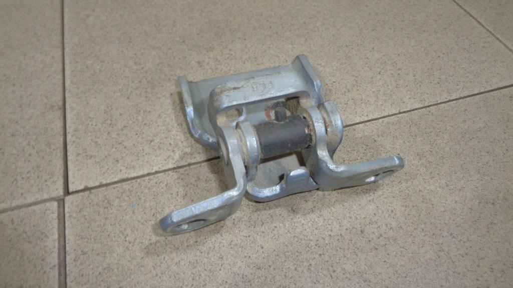 Петля двери передней правой нижняя, 500 рублей, Пермь