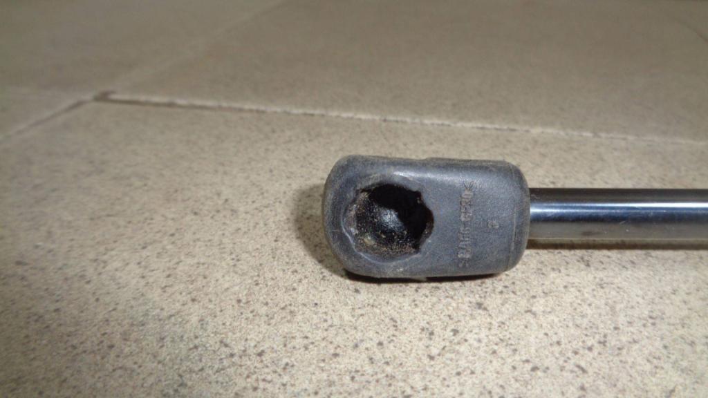 Амортизатор капота, 1000 рублей, Пермь