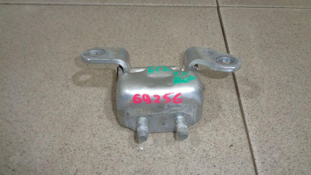 Петля двери задней левой верхняя, 550 рублей, Пермь