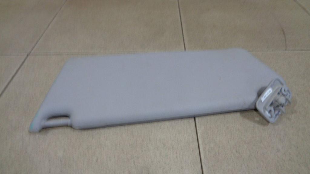 Козырек солнцезащитный правый, 1000 рублей, Пермь