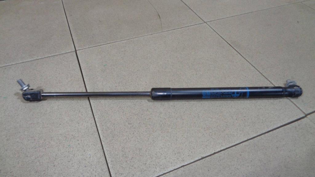 Амортизатор двери багажника, 500 рублей, Пермь