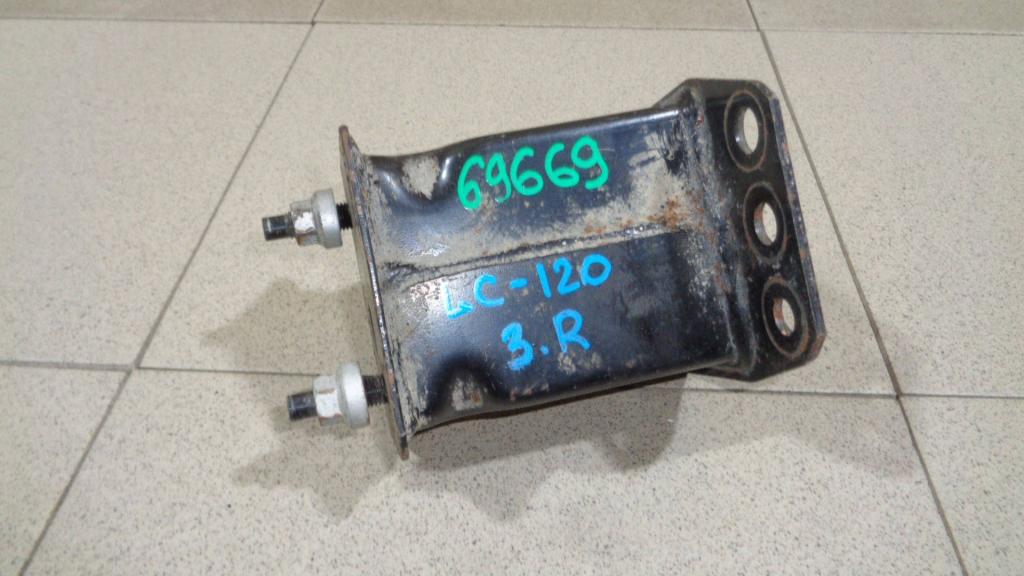 Кронштейн усилителя переднего бампера правый, 2000 рублей, Пермь