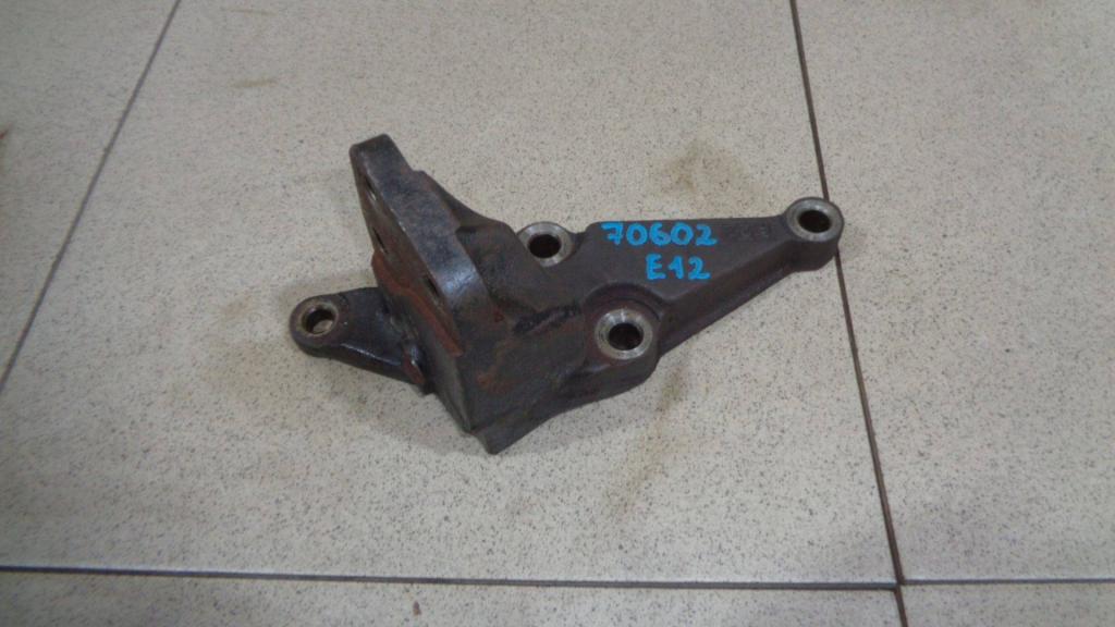 Кронштейн двигателя правый, 500 рублей, Пермь