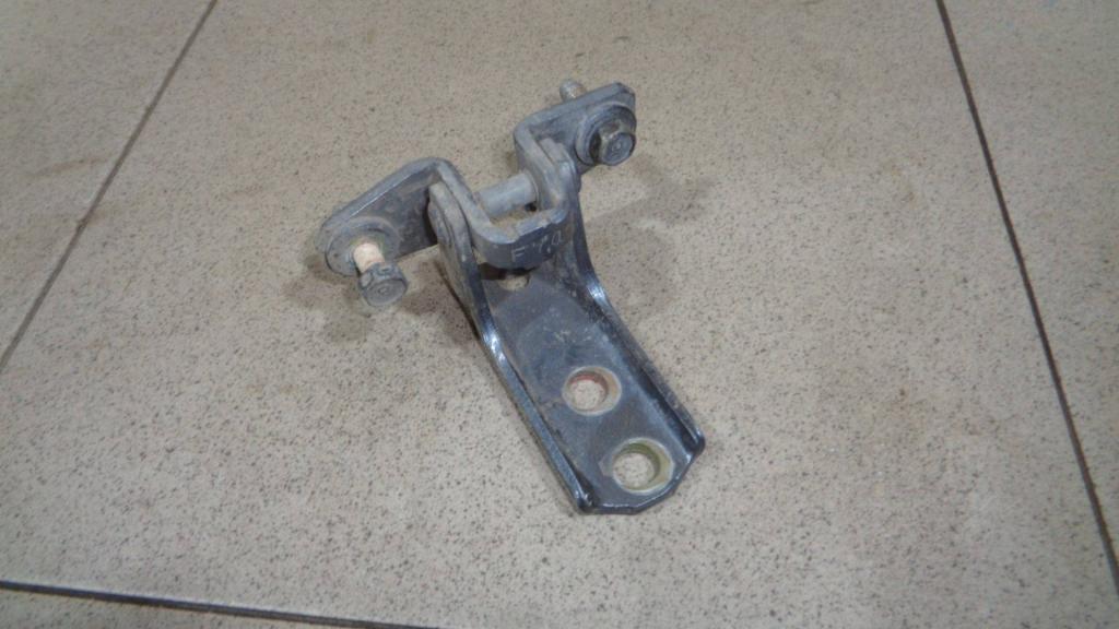 Петля двери задней правой нижняя, 550 рублей, Пермь