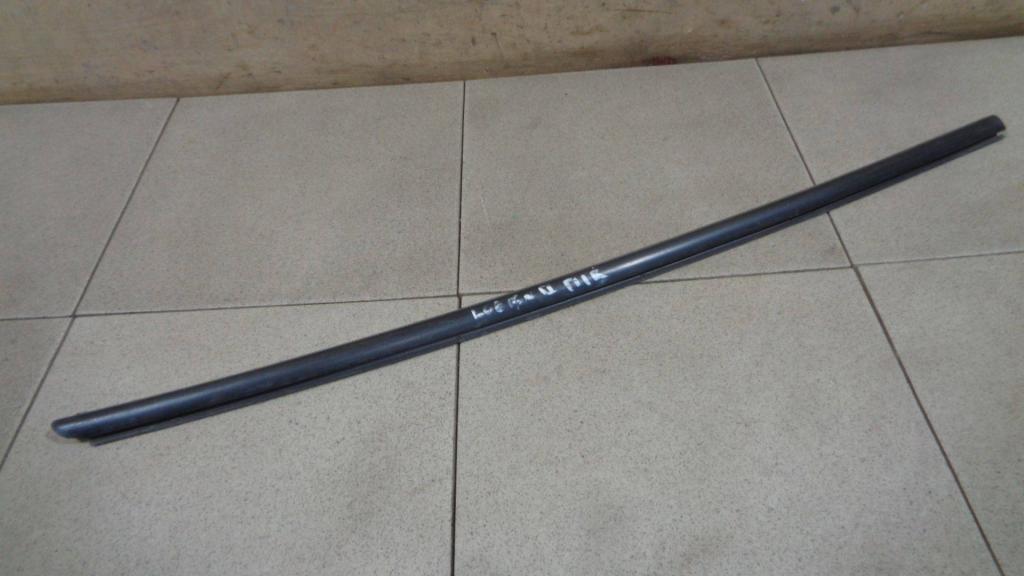 Накладка стекла переднего правого, 1000 рублей, Пермь