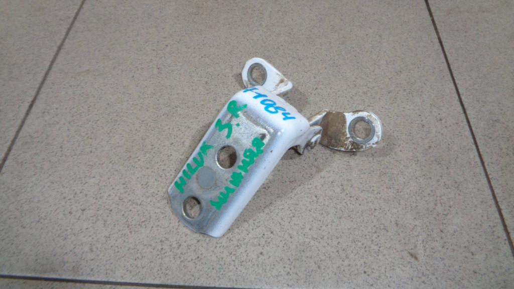 Петля двери задней правой нижняя, 1500 рублей, Пермь