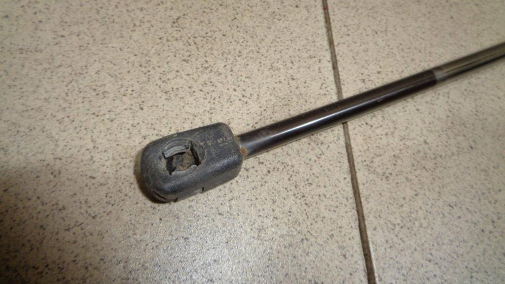 Амортизатор двери багажника, 500 рублей, Пермь