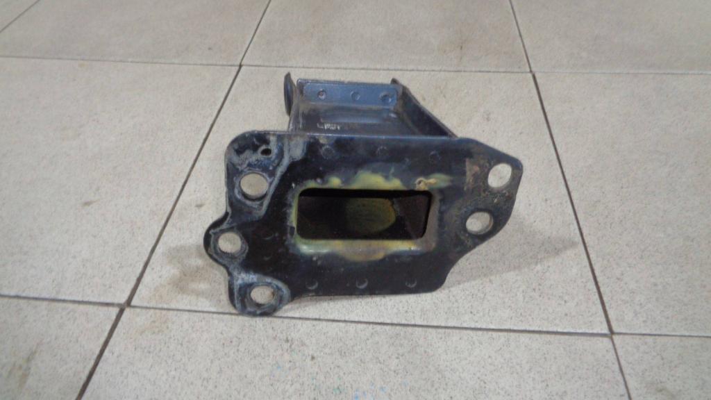 Кронштейн усилителя переднего бампера левый, 1000 рублей, Пермь