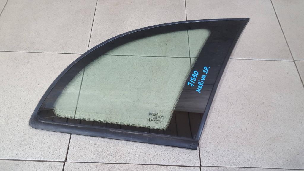 Стекло кузовное глухое правое, 1000 рублей, Пермь