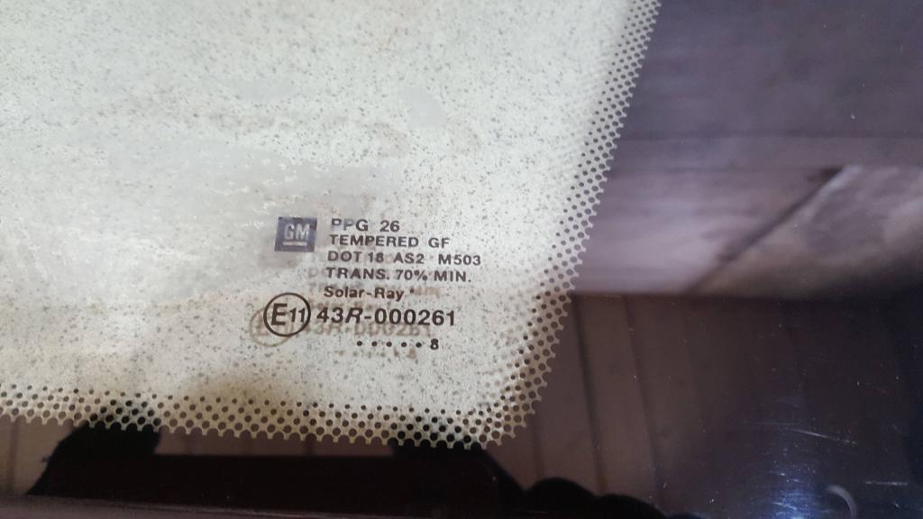 Стекло кузовное глухое правое, 1000 рублей, Пермь