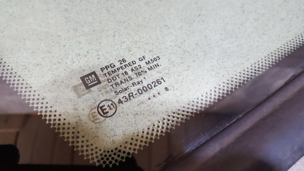 Стекло кузовное глухое левое, 1000 рублей, Пермь