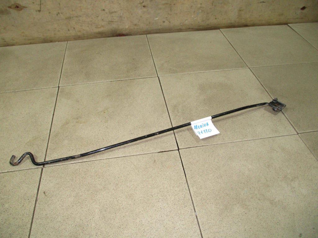 Держатель капота, 500 рублей, Пермь