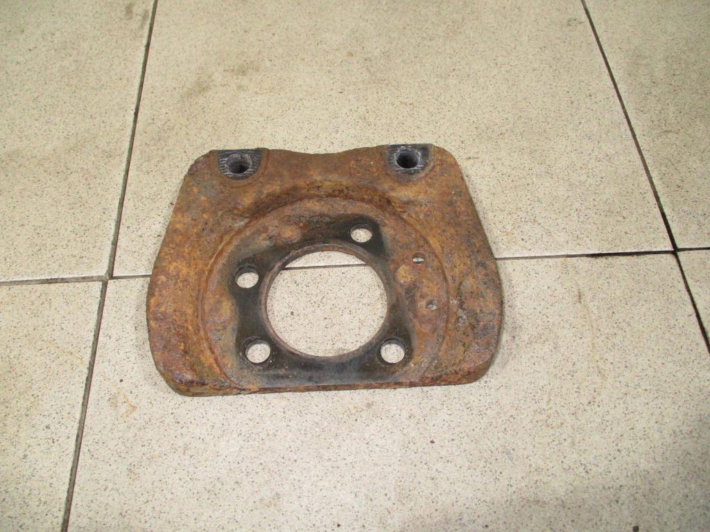 Щит опорный задний правый, 500 рублей, Пермь