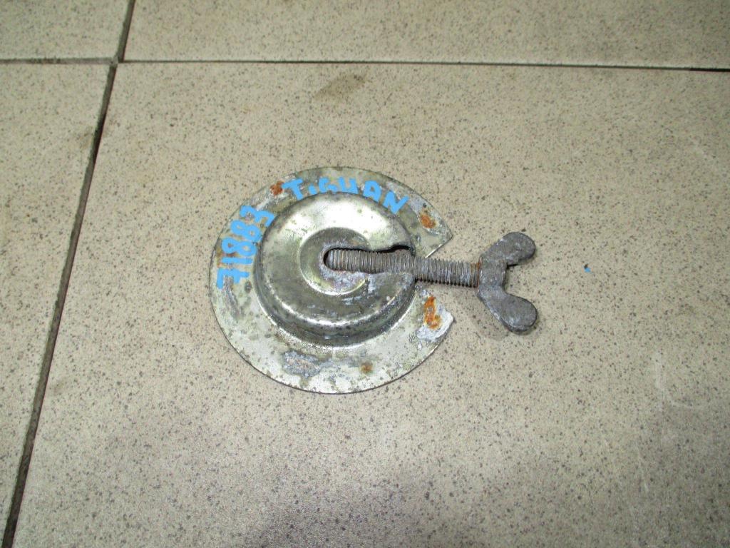 Болт крепления запасного колеса, 500 рублей, Пермь