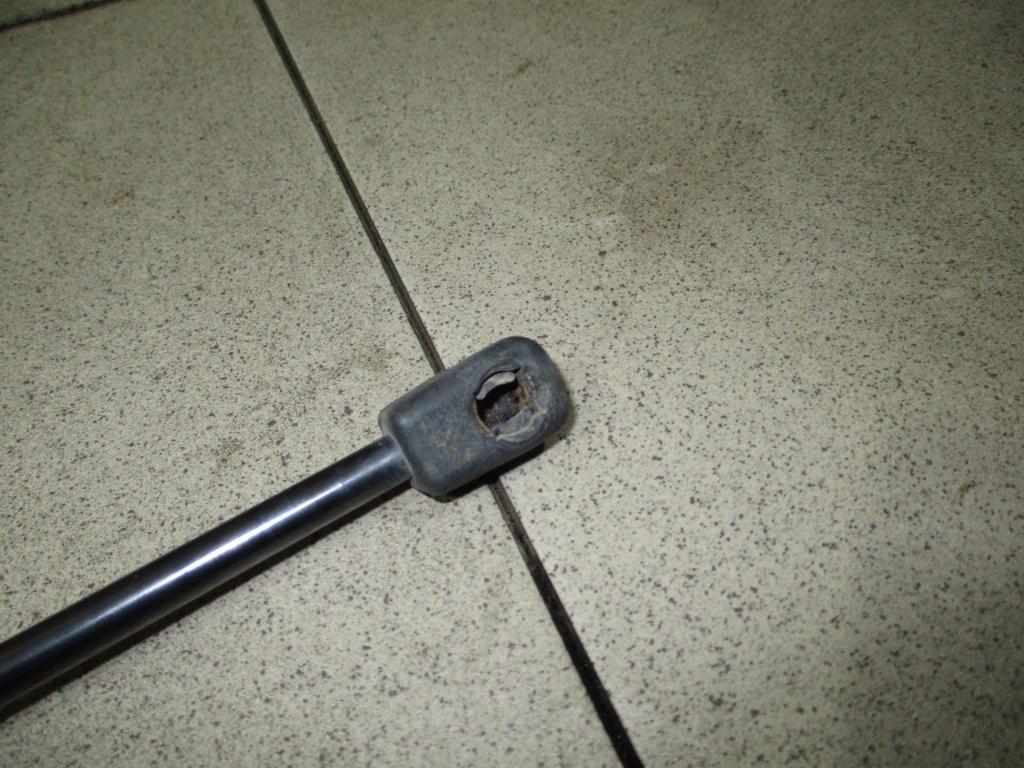 Амортизатор двери багажника, 500 рублей, Пермь