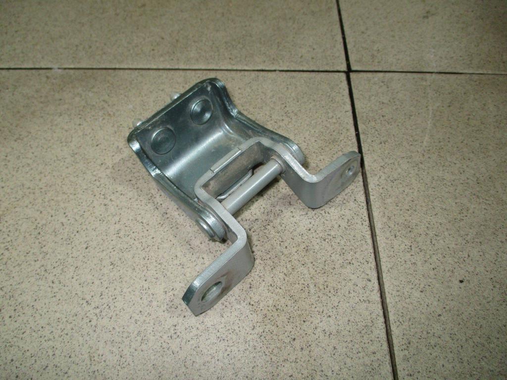 Петля двери задней левой верхняя, 500 рублей, Пермь