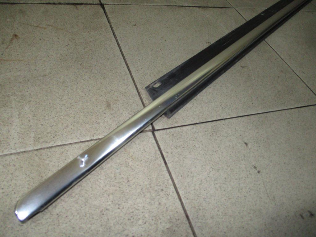 Накладка стекла переднего правого, 1000 рублей, Пермь