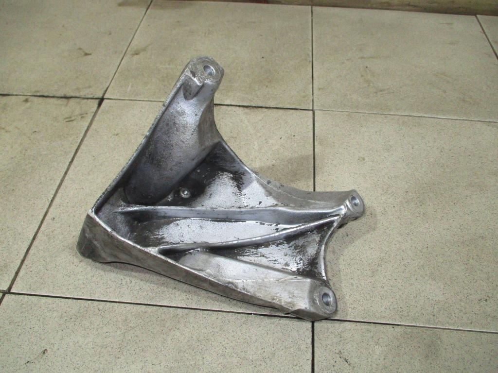 Кронштейн двигателя правый, 2000 рублей, Пермь