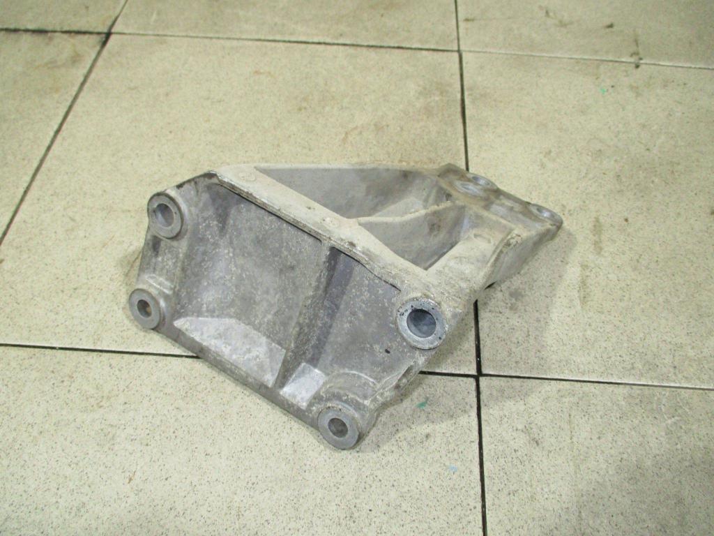 Кронштейн двигателя правый, 2000 рублей, Пермь