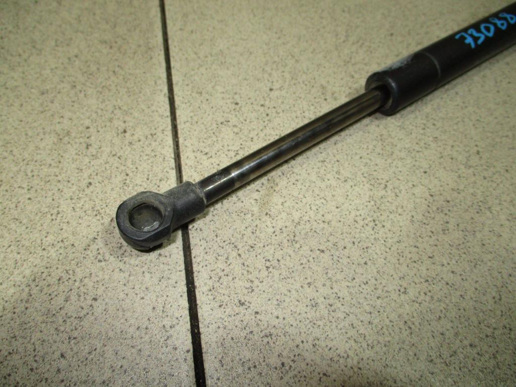 Амортизатор крышки багажника, 1000 рублей, Пермь