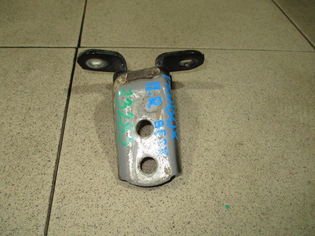 Петля двери передней правой верхняя, 500 рублей, Пермь