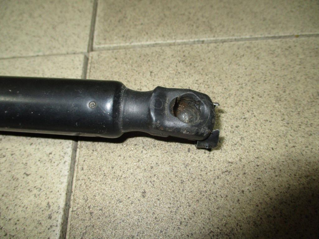 Амортизатор двери багажника, 800 рублей, Пермь