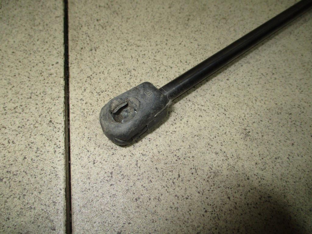 Амортизатор двери багажника, 800 рублей, Пермь