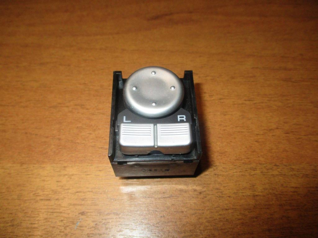 Переключатель регулировки зеркала, 500 рублей, Пермь