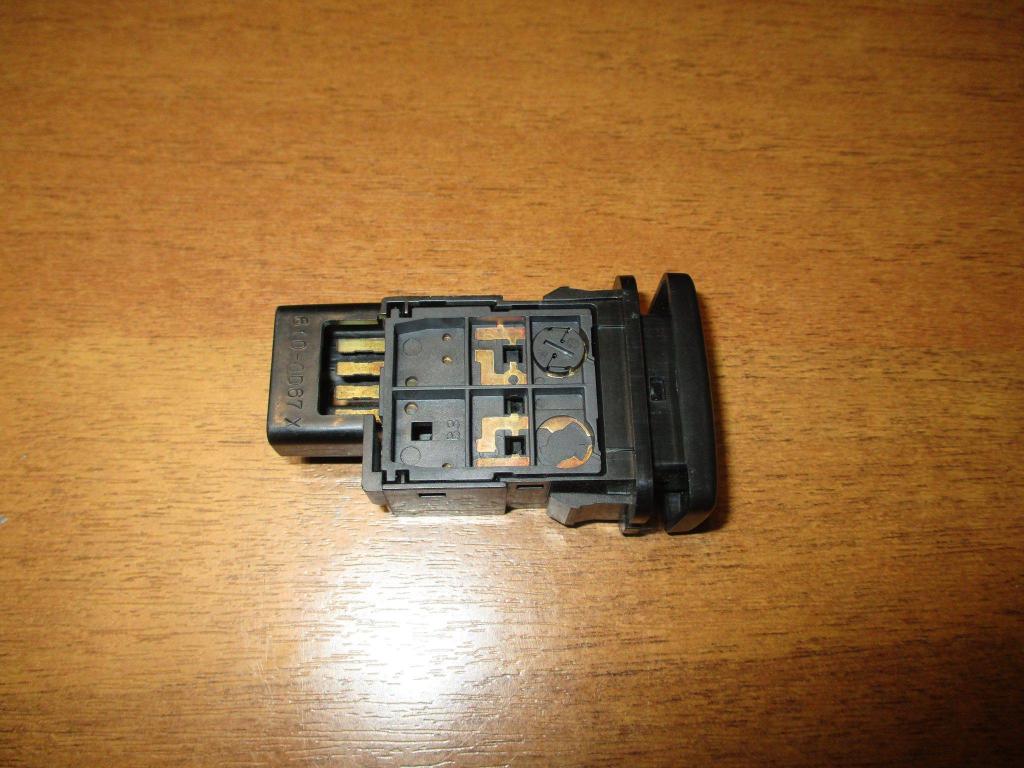 Кнопка открывания лючка бензобака, 550 рублей, Пермь