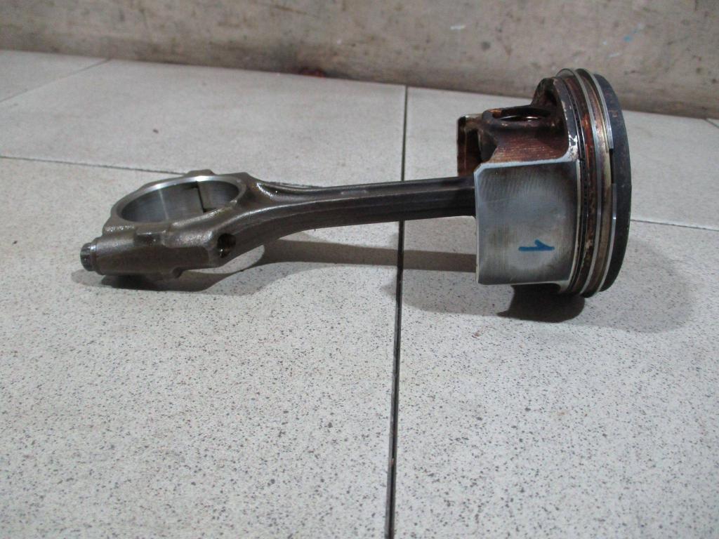 Поршень с шатуном, 2100 рублей, Пермь