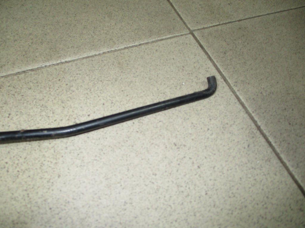 Держатель капота, 500 рублей, Пермь