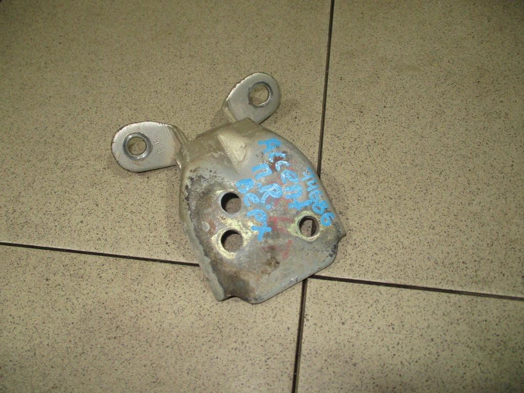 Петля двери передней правой верхняя, 800 рублей, Пермь